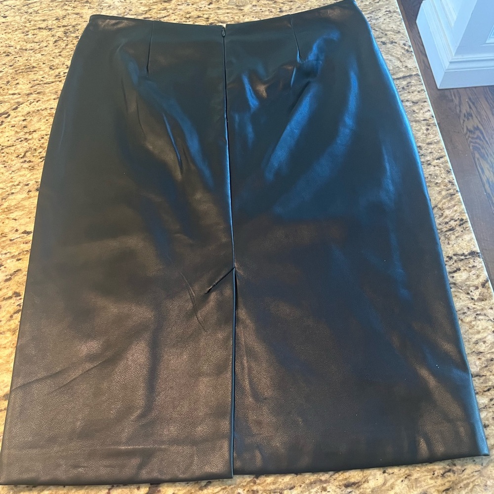 Donna Karan Black Leather Skirt with Gold Chain Detail - Picture 5 of 5